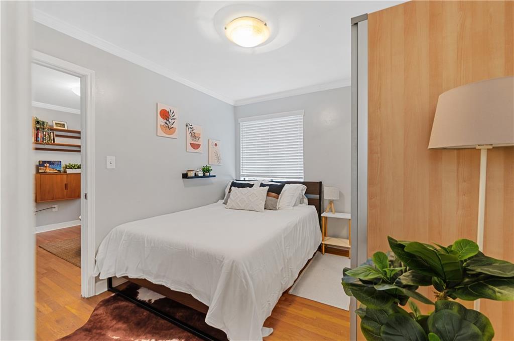 960 Saint Charles Avenue NE Unit 4