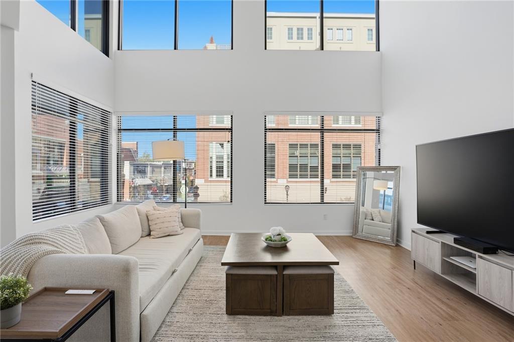 260 18th Street NW Unit 10211