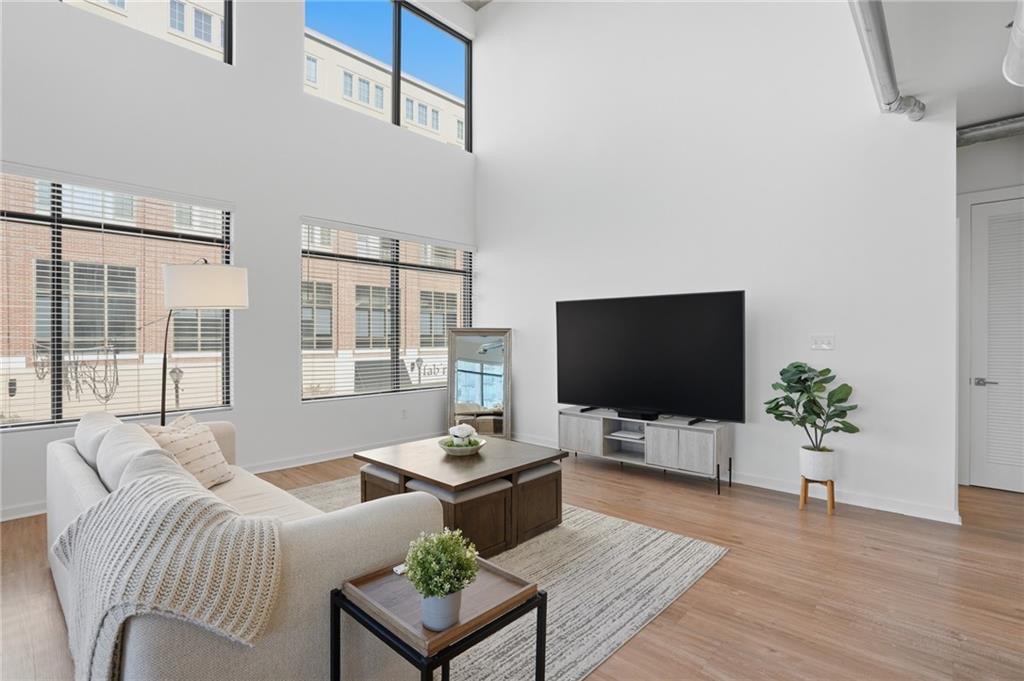 260 18th Street NW Unit 10211