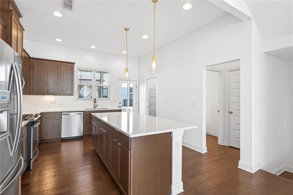 1752 Morningtide Lane NE