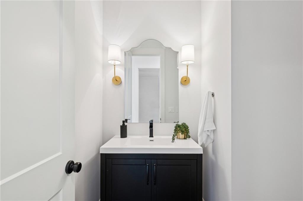 216 Haralson Lane NE