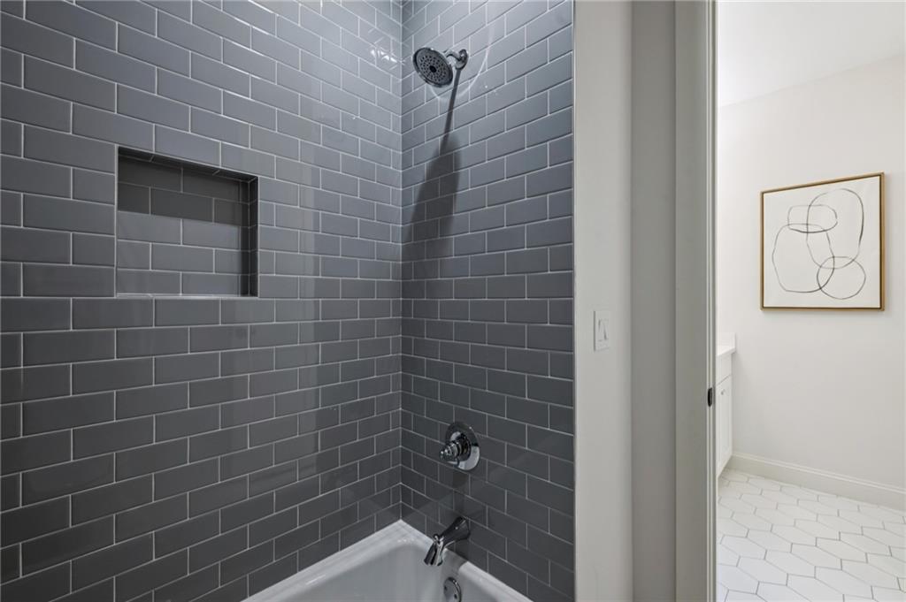 216 Haralson Lane NE