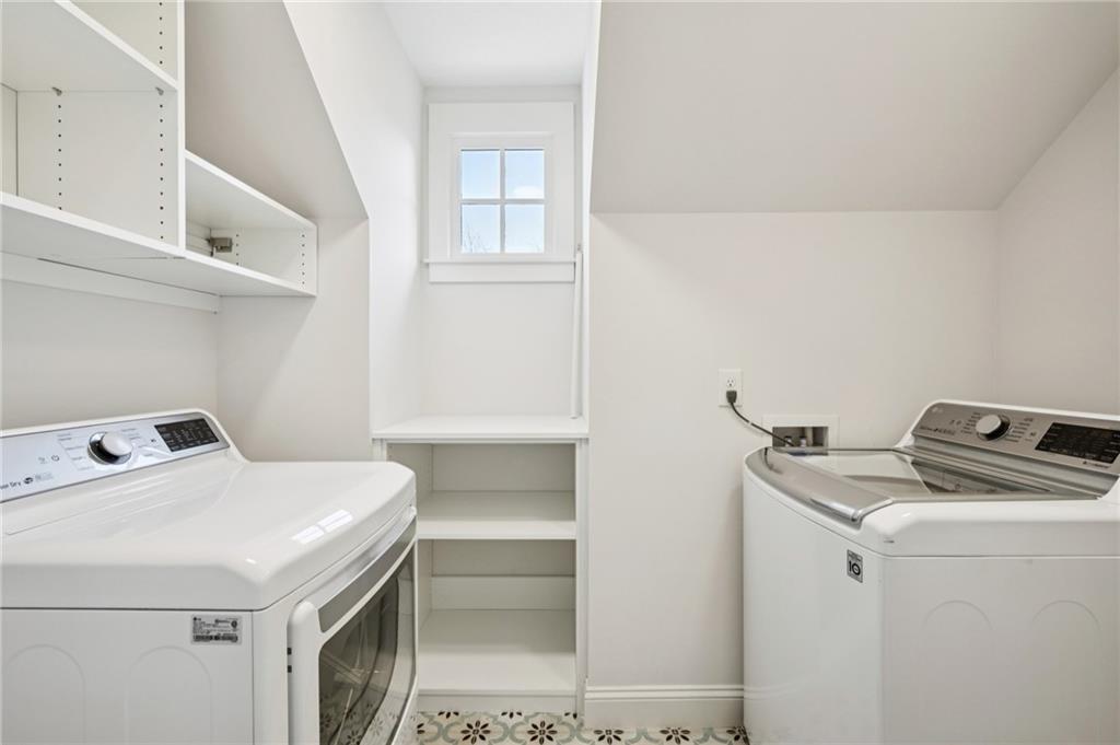 216 Haralson Lane NE