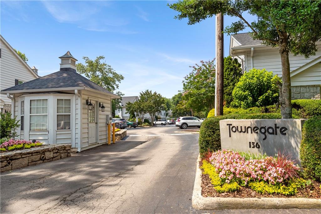 136 Peachtree Memorial Drive NW Unit CT-6