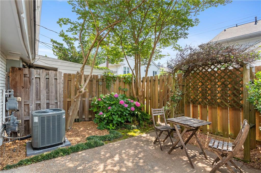 136 Peachtree Memorial Drive NW Unit CT-6