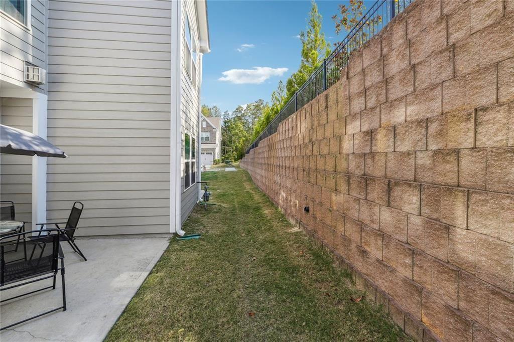 1616 Lansing Bluff Walk