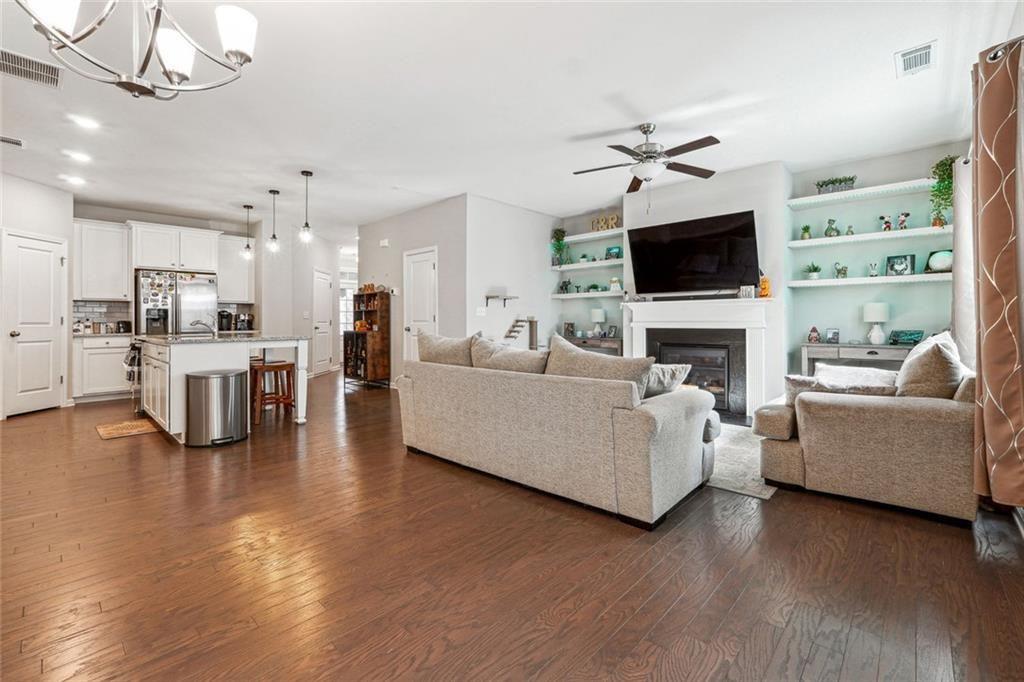 1616 Lansing Bluff Walk