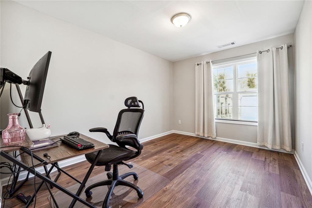 1616 Lansing Bluff Walk