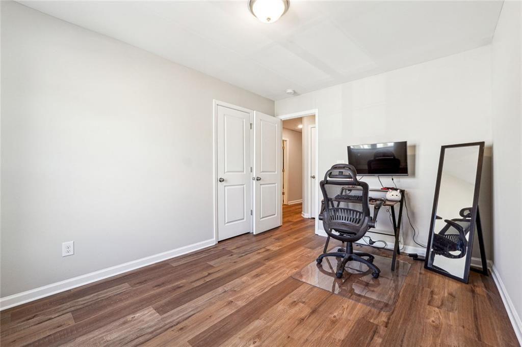 1616 Lansing Bluff Walk