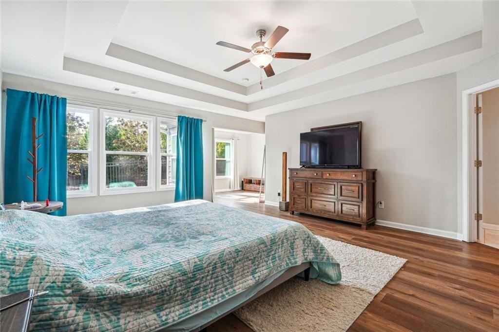 1616 Lansing Bluff Walk