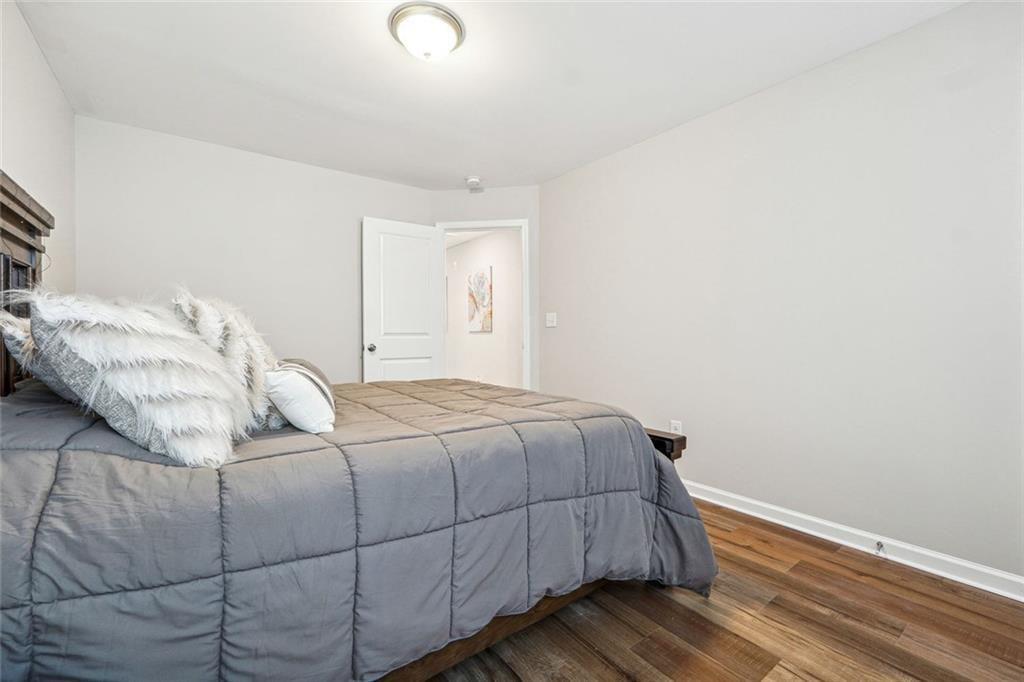 1616 Lansing Bluff Walk