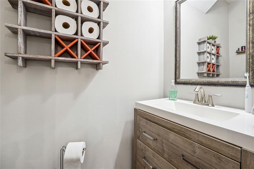 1616 Lansing Bluff Walk