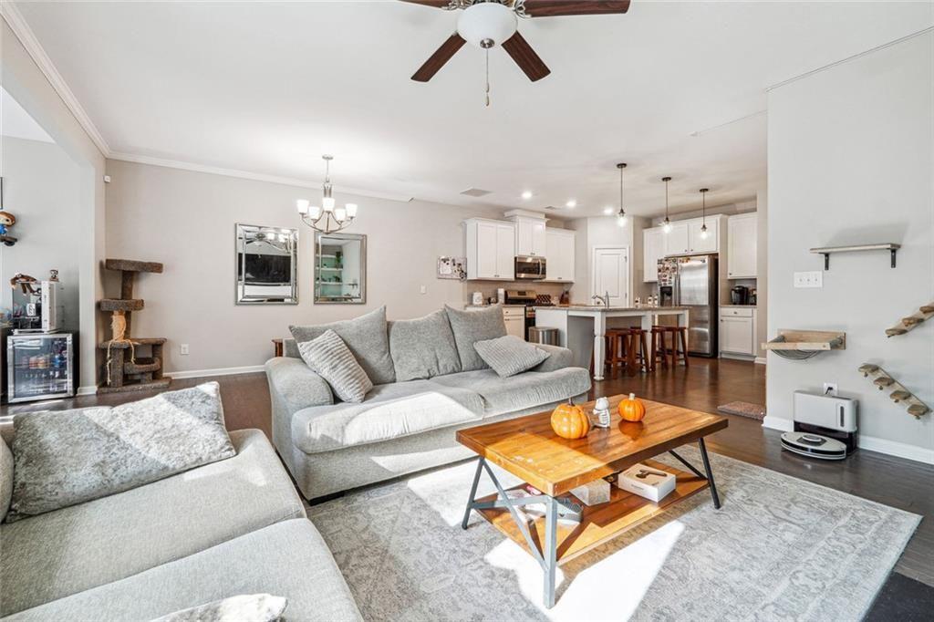 1616 Lansing Bluff Walk