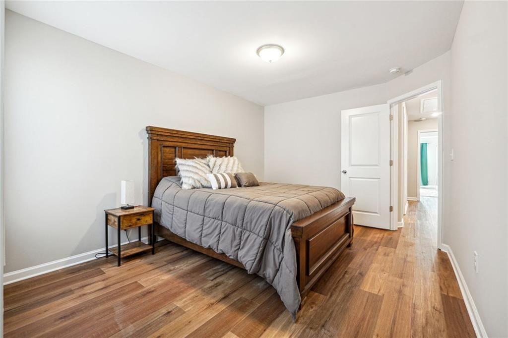 1616 Lansing Bluff Walk