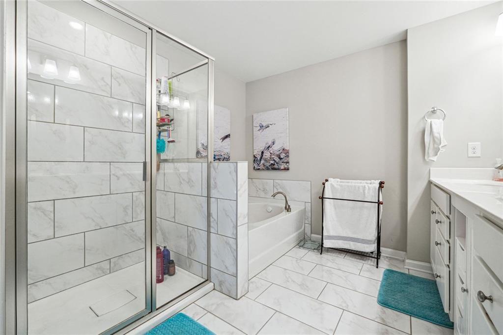 1616 Lansing Bluff Walk
