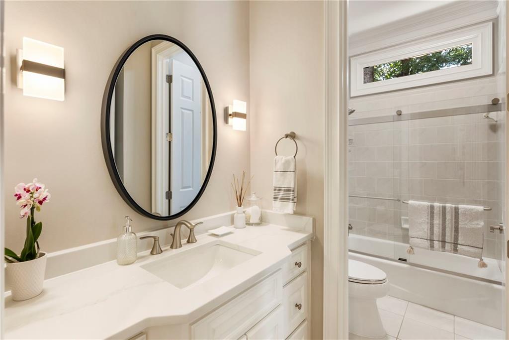 957 Saint Lyonn Courts