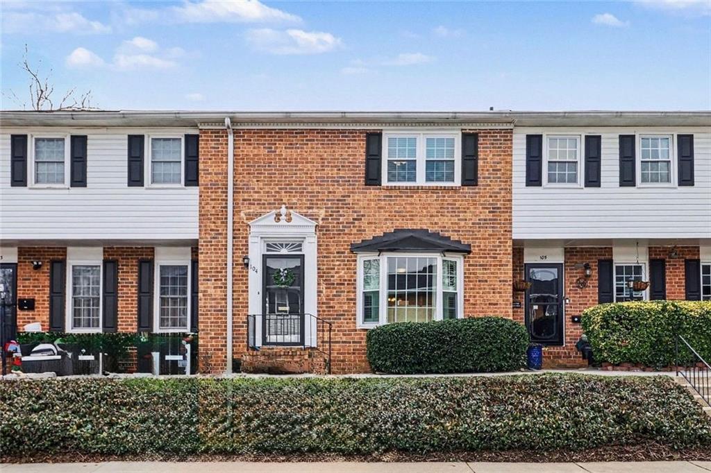 6520 Roswell Road Unit 104