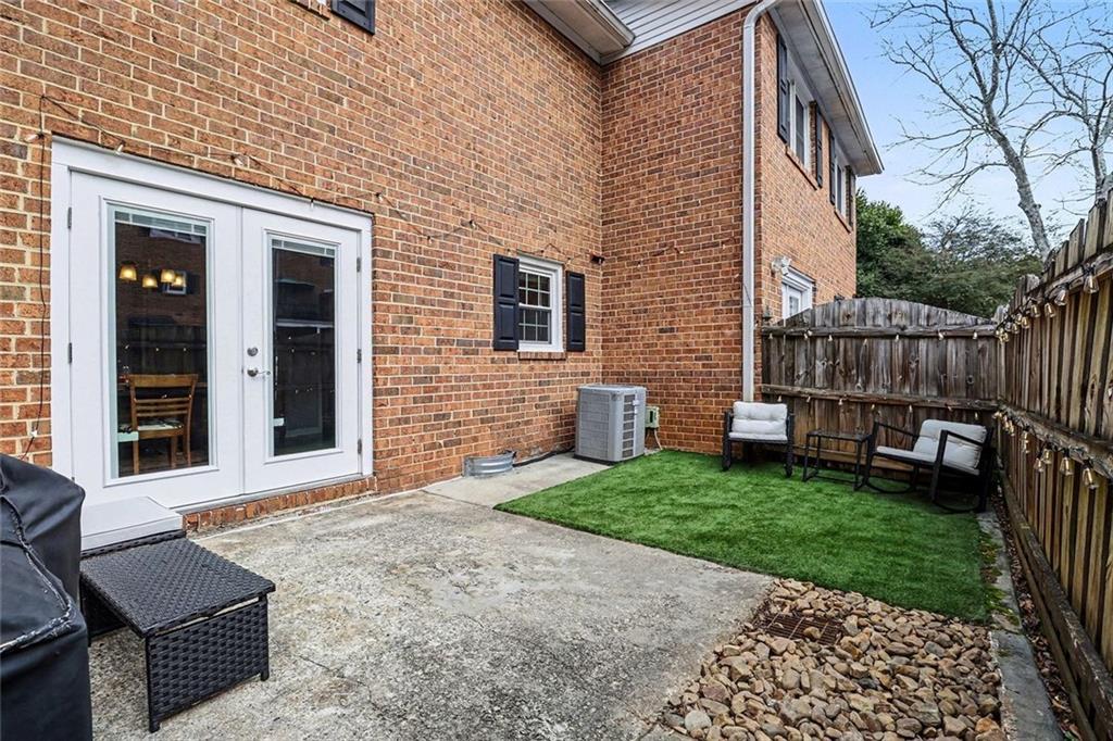 6520 Roswell Road Unit 104