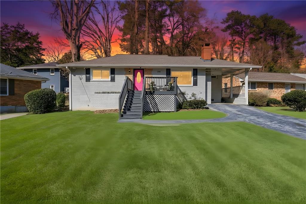 240 W Lake Drive NW