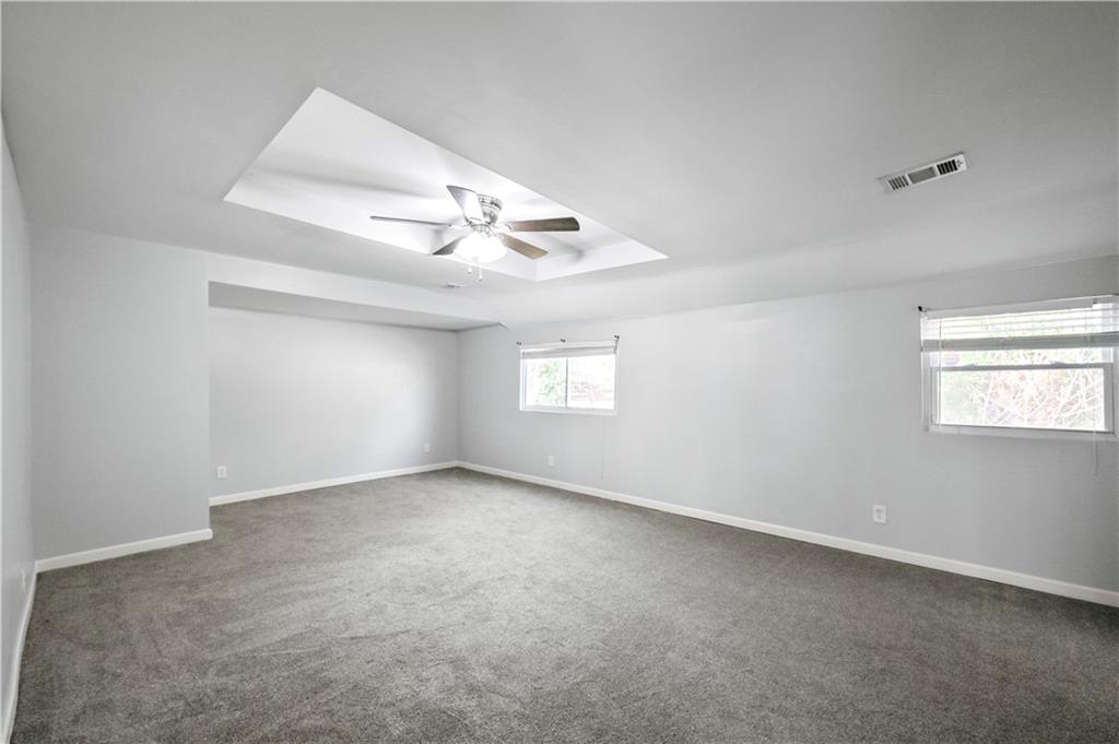 240 W Lake Drive NW