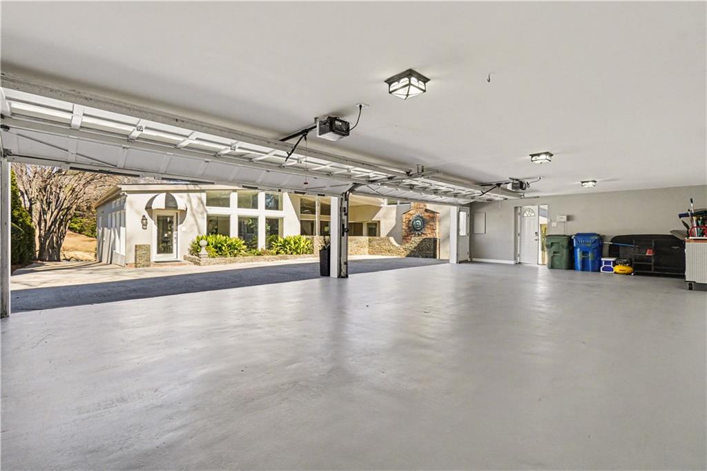 887 Berkshire Road NE