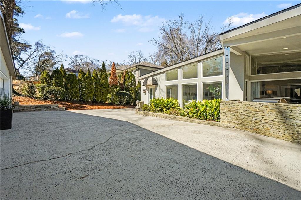 887 Berkshire Road NE