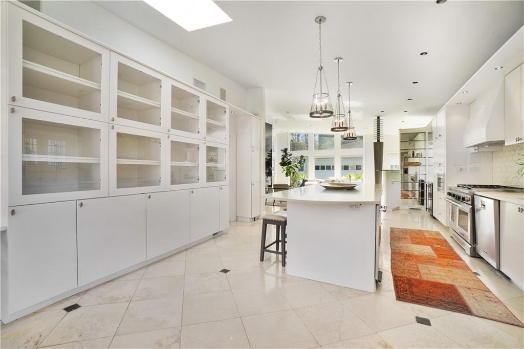 887 Berkshire Road NE