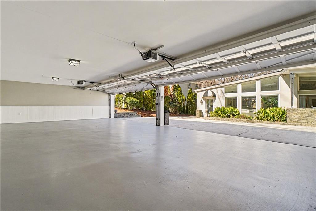 887 Berkshire Road NE