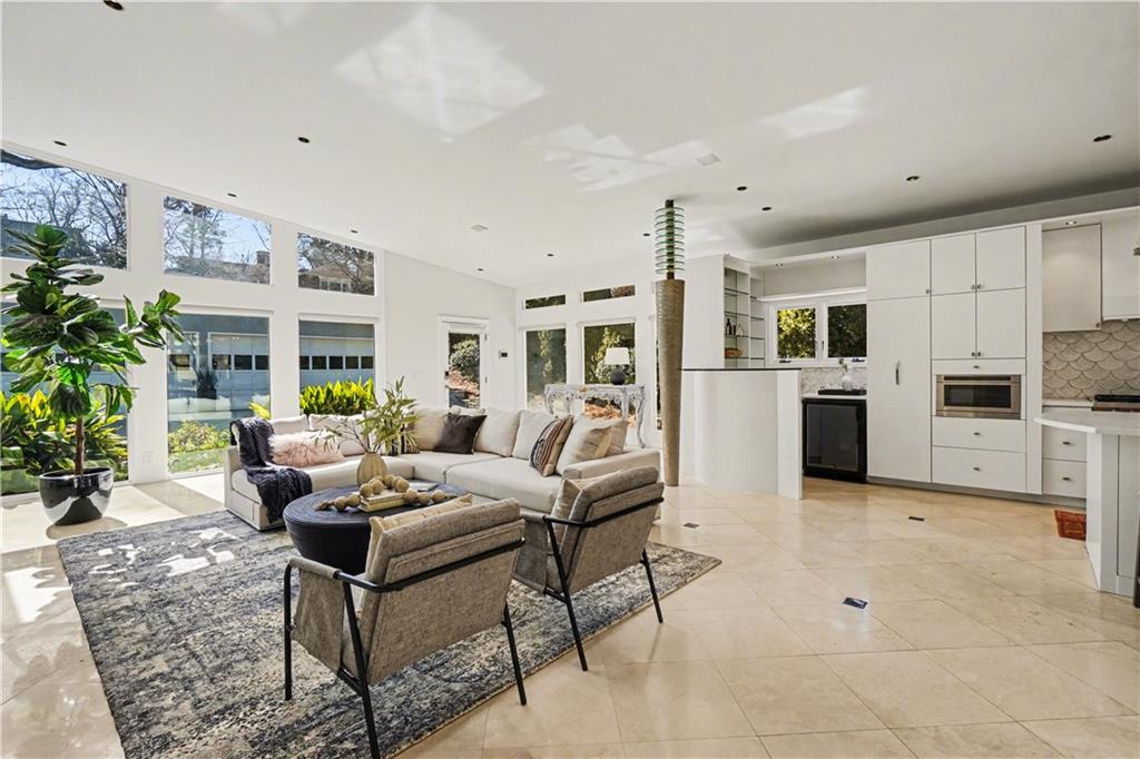 887 Berkshire Road NE