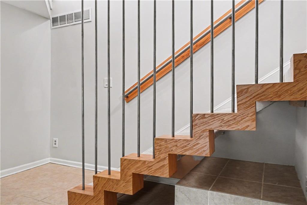 887 Berkshire Road NE