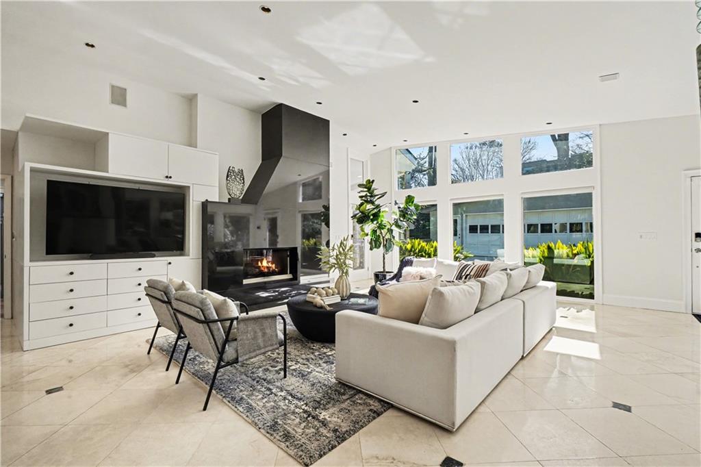 887 Berkshire Road NE