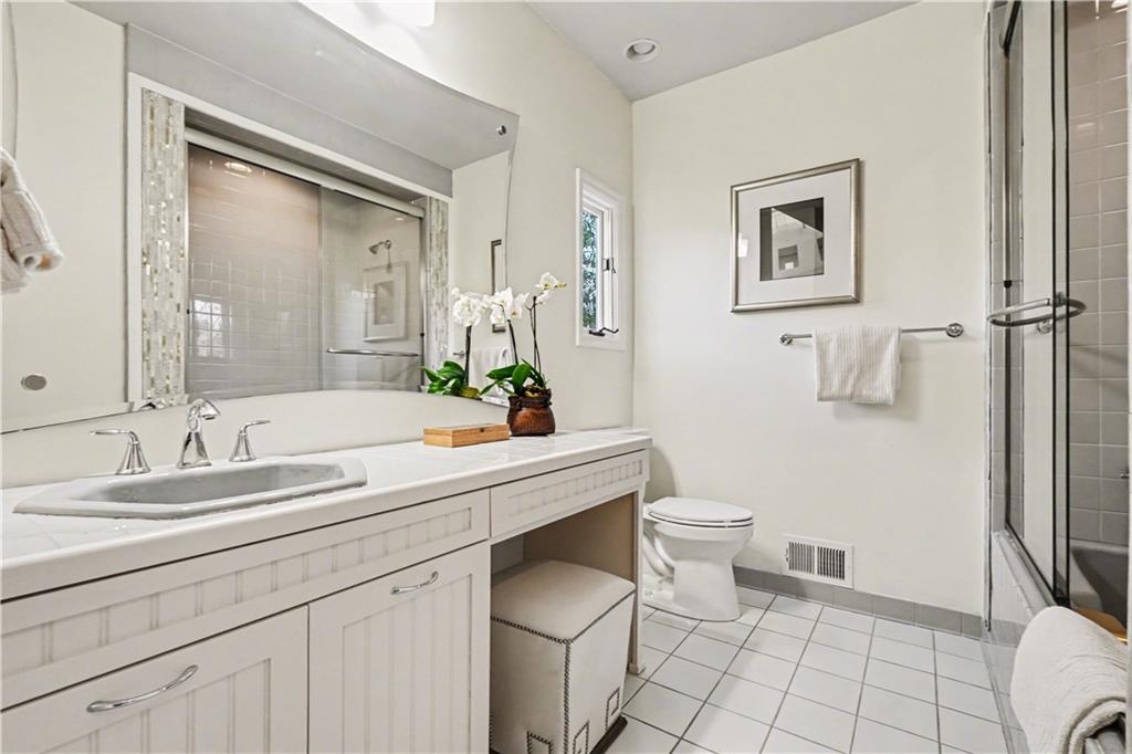 887 Berkshire Road NE