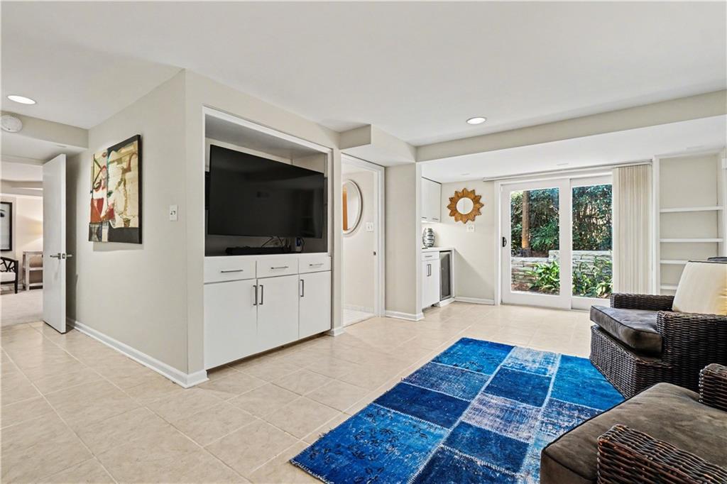 887 Berkshire Road NE