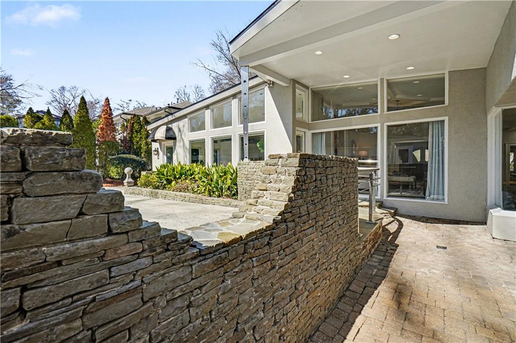 887 Berkshire Road NE