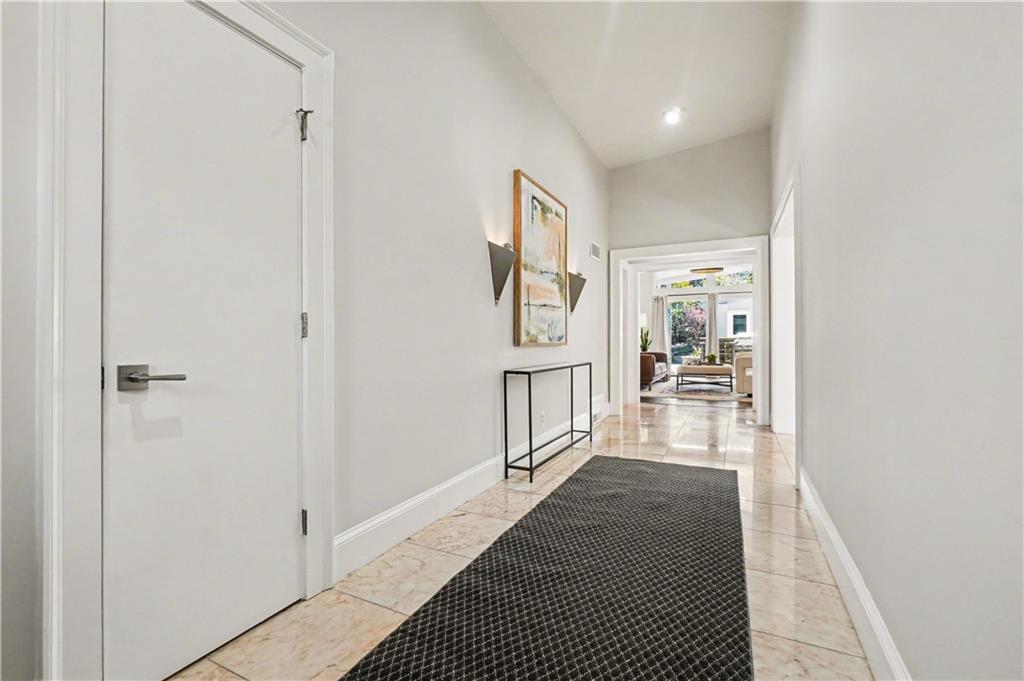 887 Berkshire Road NE