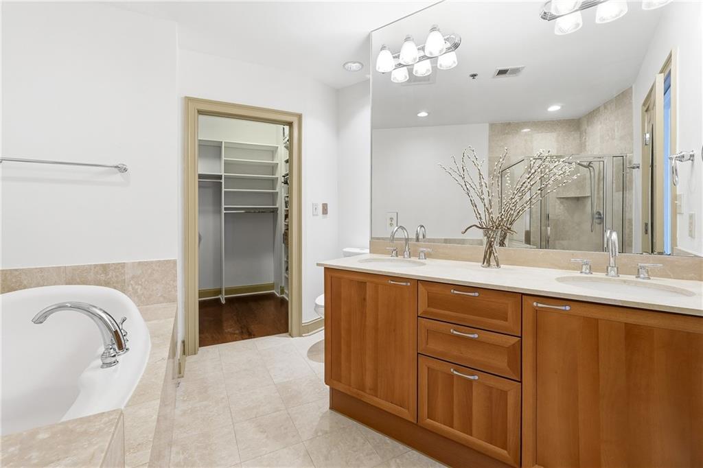 2881 Peachtree Road NE Unit 902