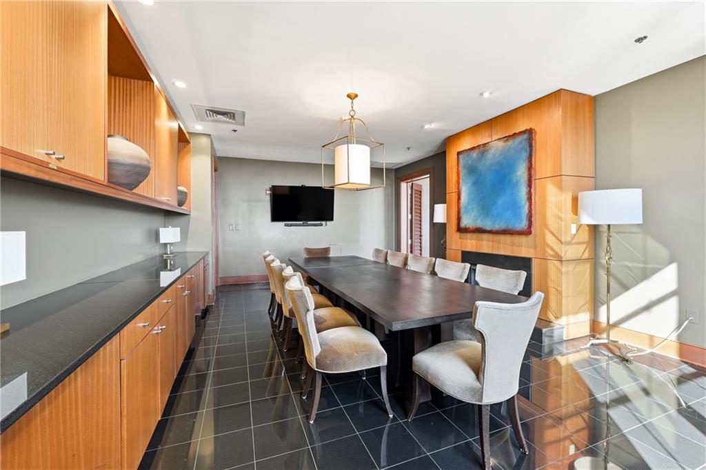 2881 Peachtree Road NE Unit 902