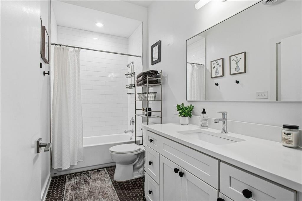 260 18th Street NW Unit# 10205