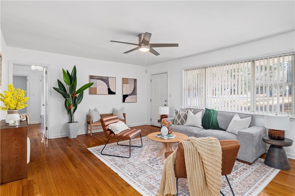 2440 Edgewater Drive SW