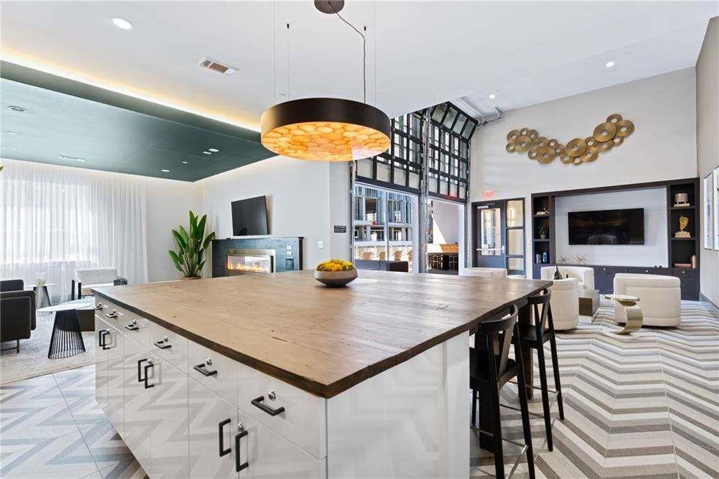 775 Juniper Street NE Unit 525