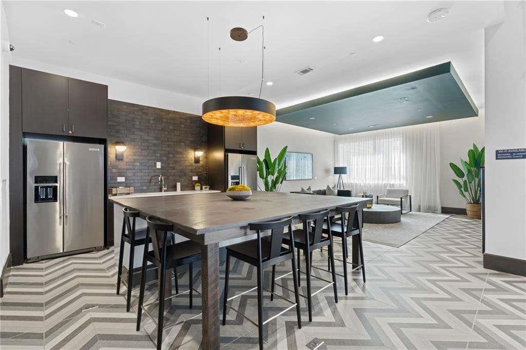 775 Juniper Street NE Unit 525