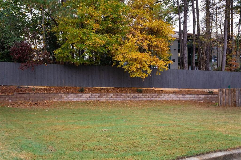 2824 Saratoga Lake View