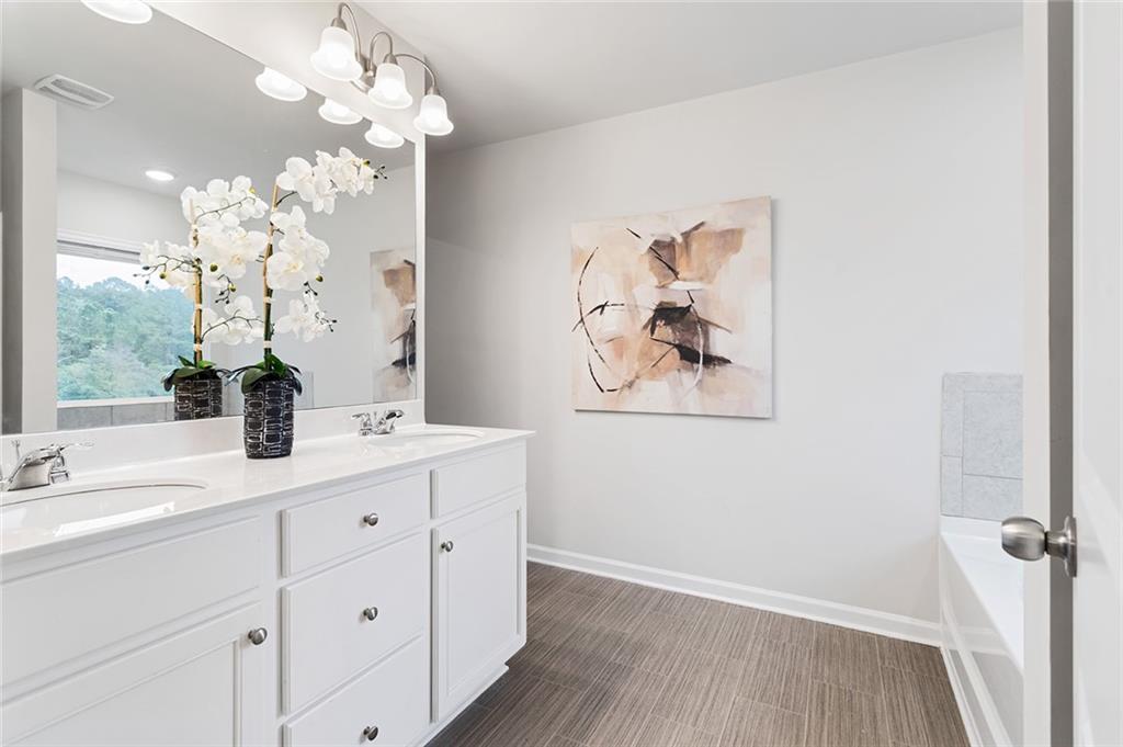 2824 Saratoga Lake View