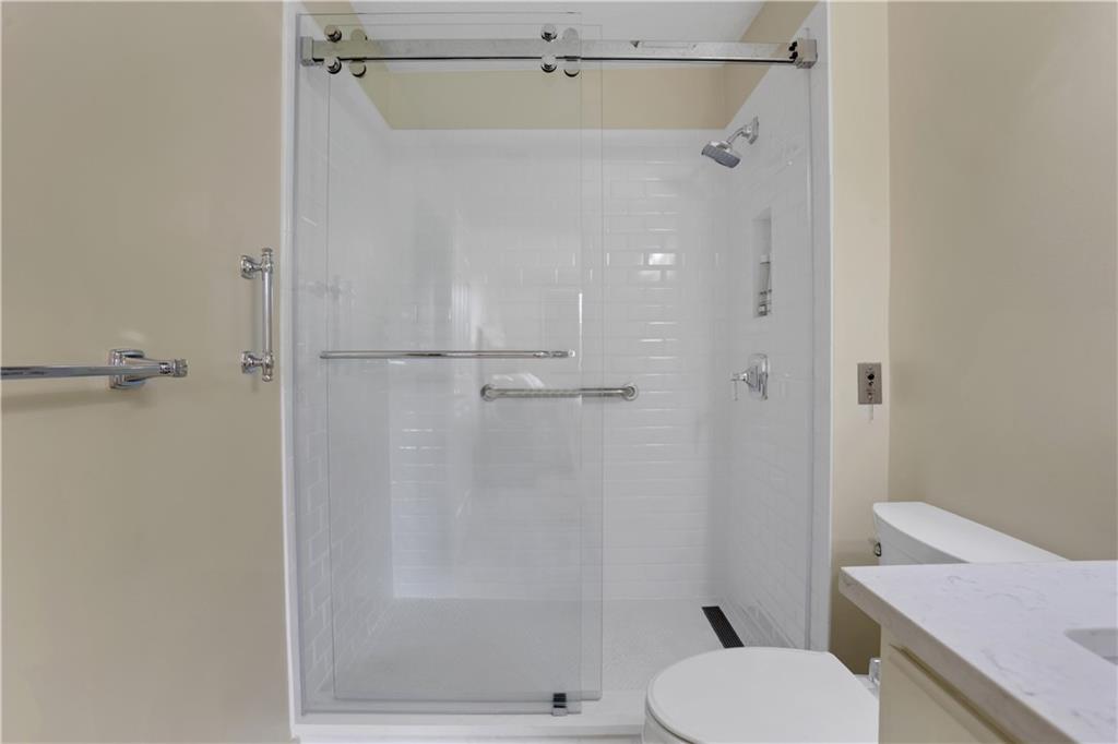 300 Johnson Ferry Road NE Unit B206