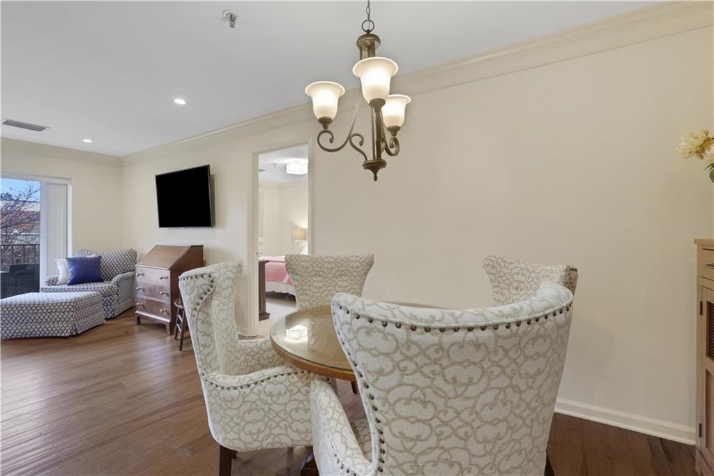 300 Johnson Ferry Road NE Unit B206