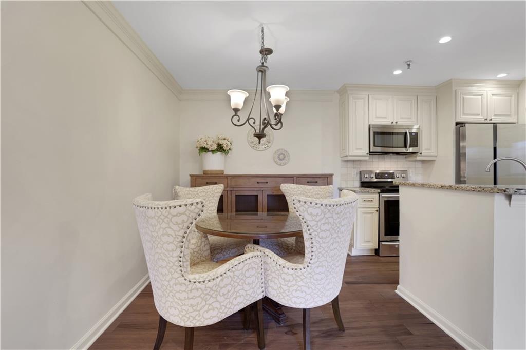 300 Johnson Ferry Road NE Unit B206