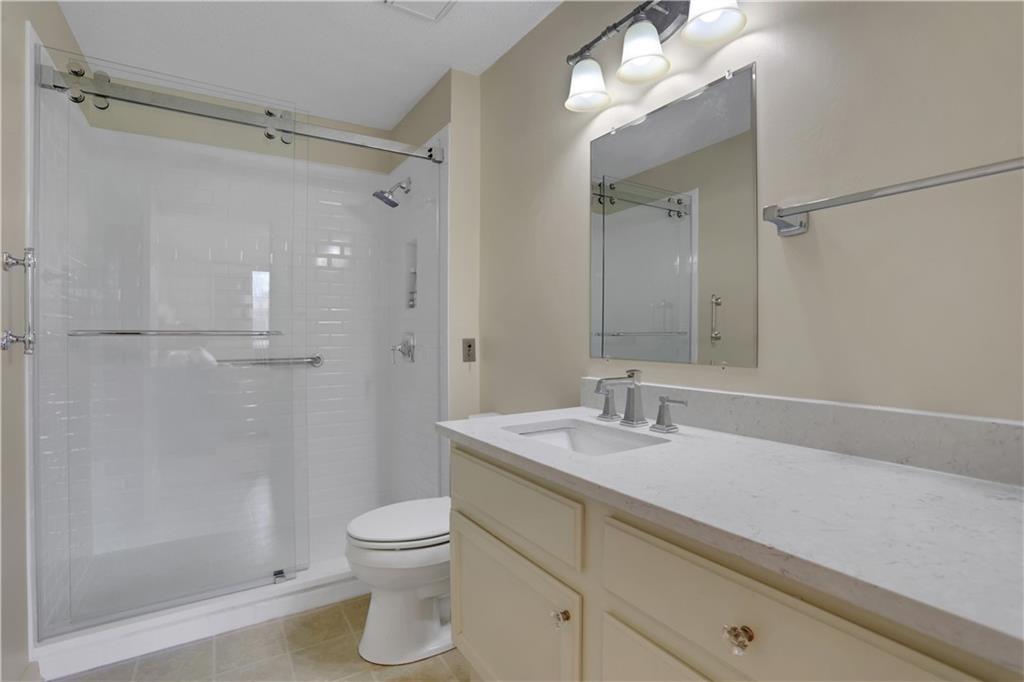 300 Johnson Ferry Road NE Unit B206