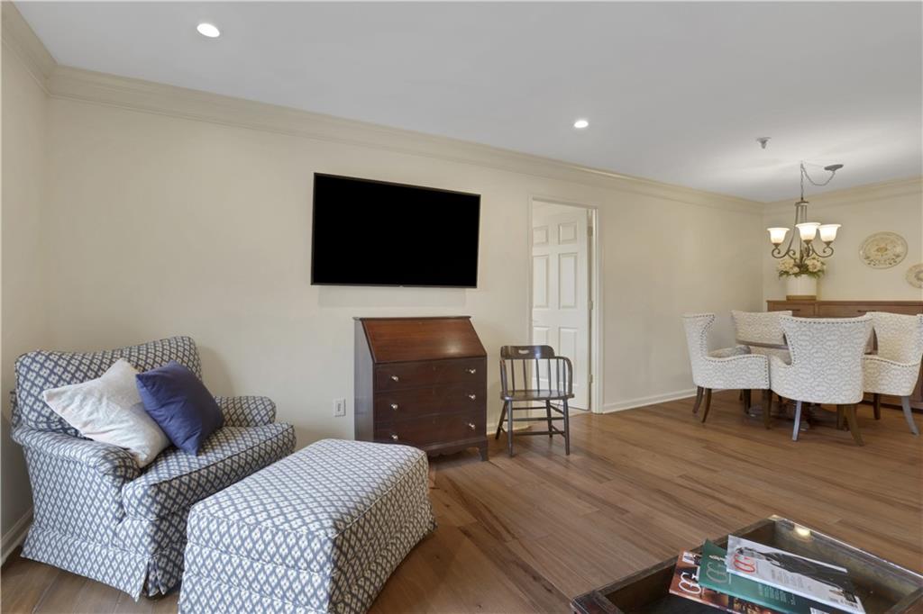 300 Johnson Ferry Road NE Unit B206