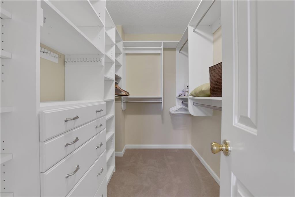 300 Johnson Ferry Road NE Unit B206