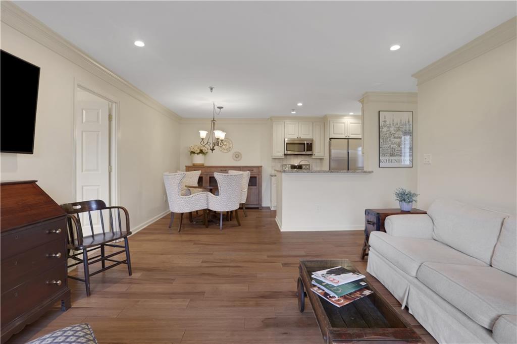 300 Johnson Ferry Road NE Unit B206